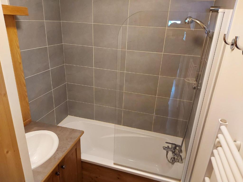 Appartement 3 pièces, 6 pers., balcon exposé Sud, parking - FR-1-263-257 - 5