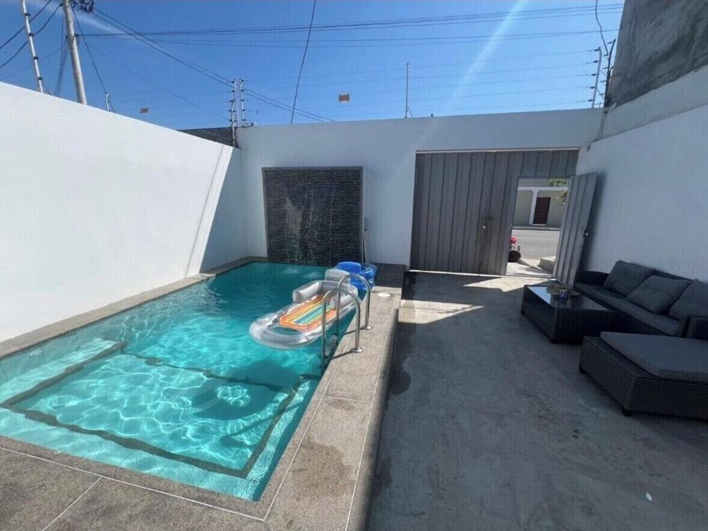 Casa Familiar en Salinas Diversión, Piscina y Confort para Todos - 3