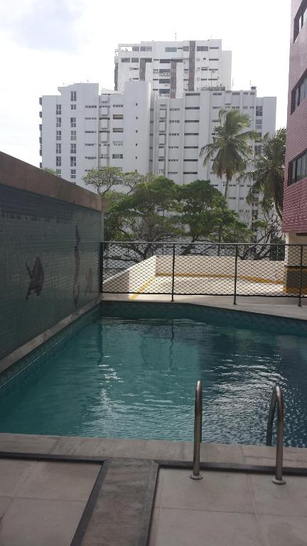 Flat com part hotel 100m praia B Viagem