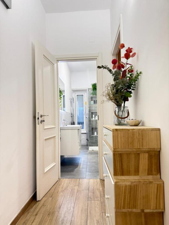 Cozy flat with terrace at Trastevere train station - 2