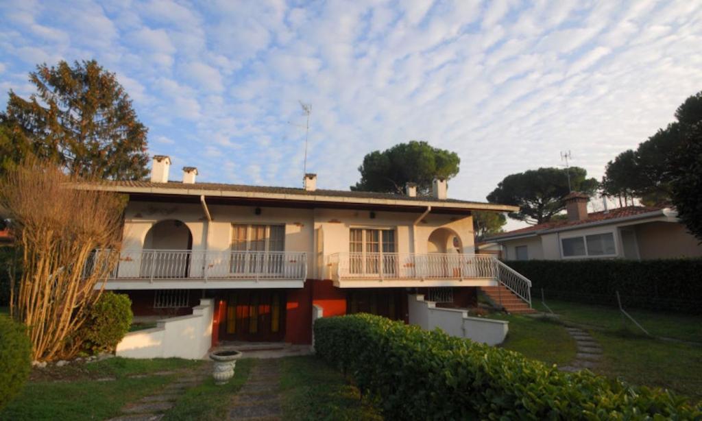 Cozy villa with a fenced garden - 3
