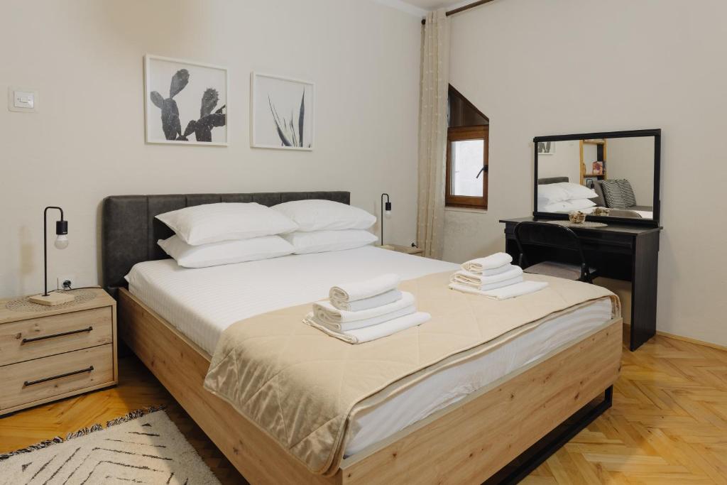 Mediterranean Holiday House & Apartments - 5