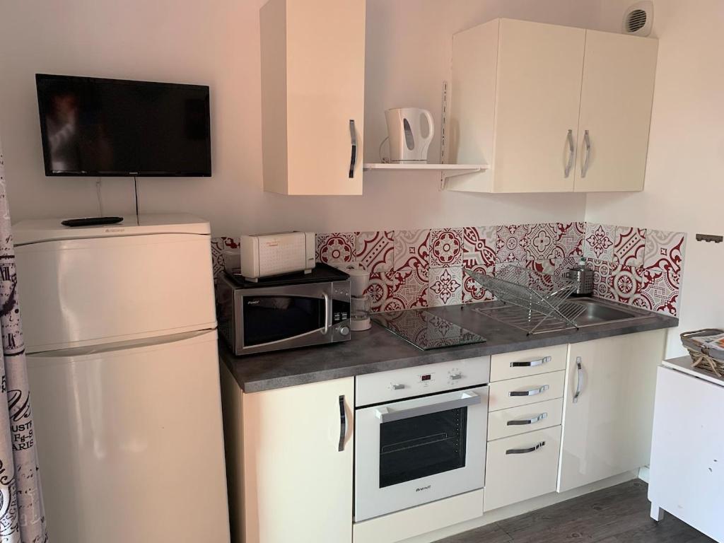 Studio climatisé centre-ville de La Londe-les-Maures - 4