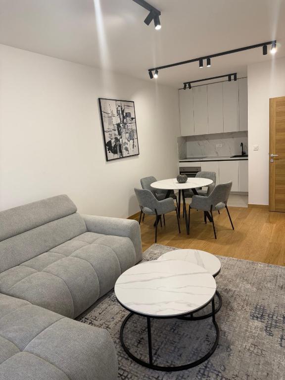 Montenegro White Suite - 4