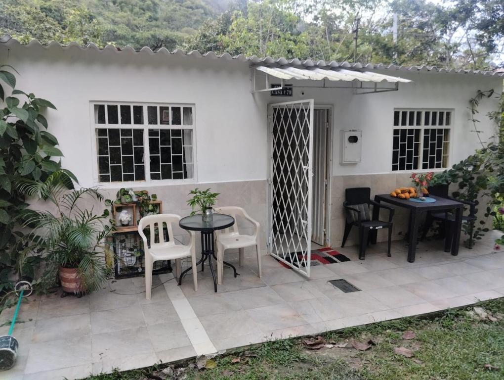 HABITACION COMODA CAMPESTRE, TODOS LOS SERVISIOS, AMBIENTE NO FAMILIAr - 5