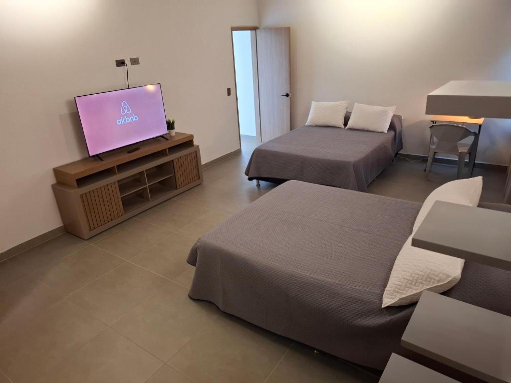 Hotel La Casona - Cerca al Estadio Atanasio Girardot y Laureles - 3