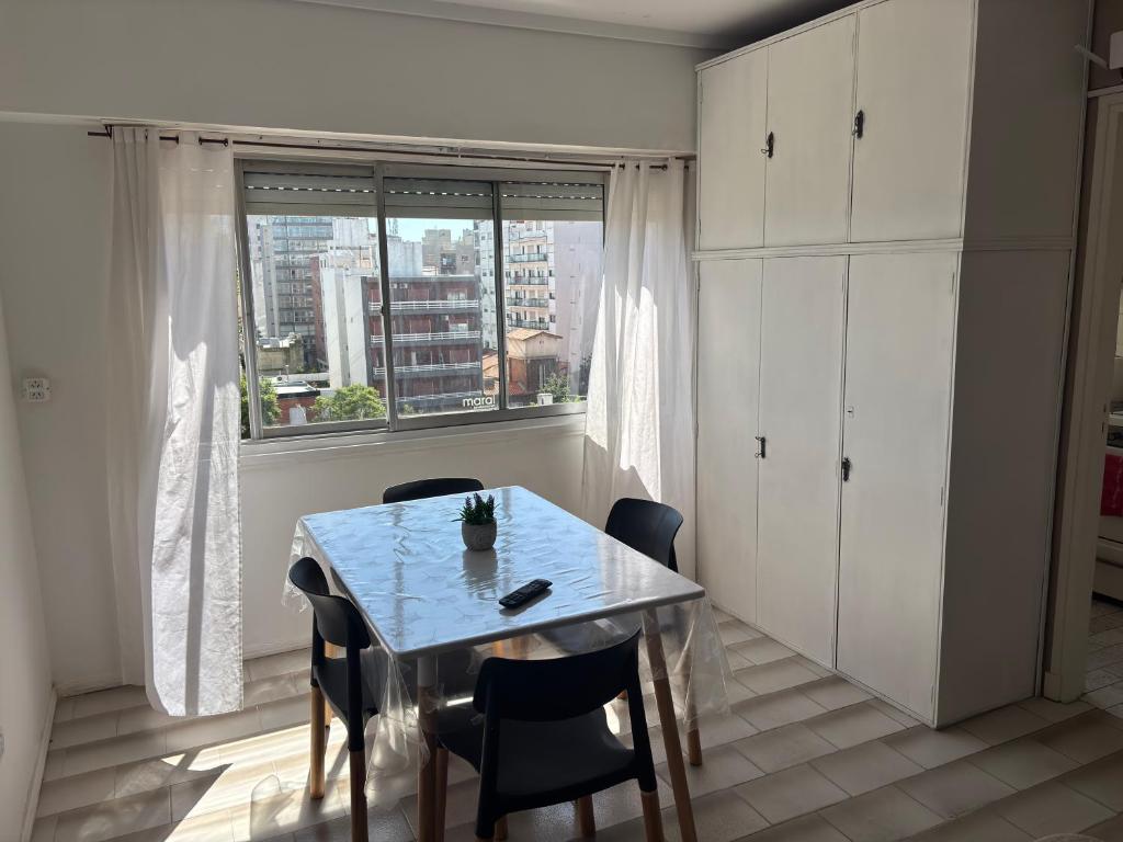 Departamento en zona La Perla - 2