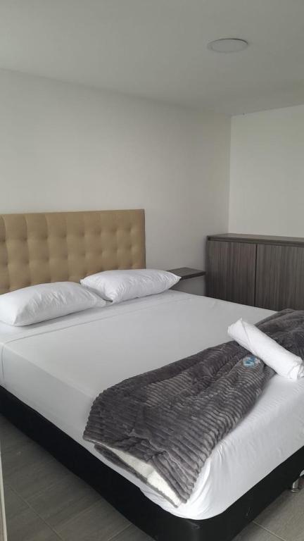 Hotel Golden Hills Manizales - 1