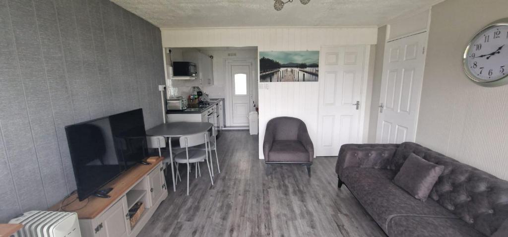 Watkin Cabin, Glan Gwna, Snowdonia photo 8
