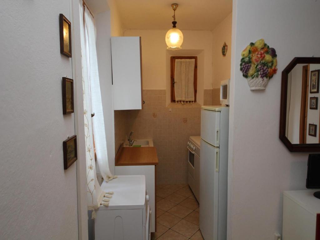 Quiet Trilocale with Two Bedrooms - 4