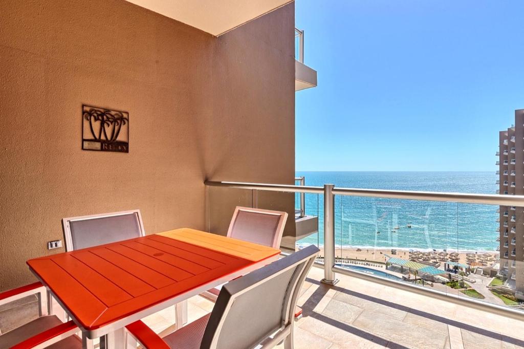 Las Palomas G1002 Luxury Beachfront 1BR, 1 BA for 4 - 5