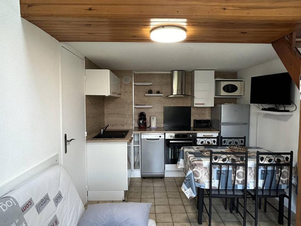 Superbe appart rénové avec clim et balcon à 50m de l'étang - FR-1-529-218 - 4