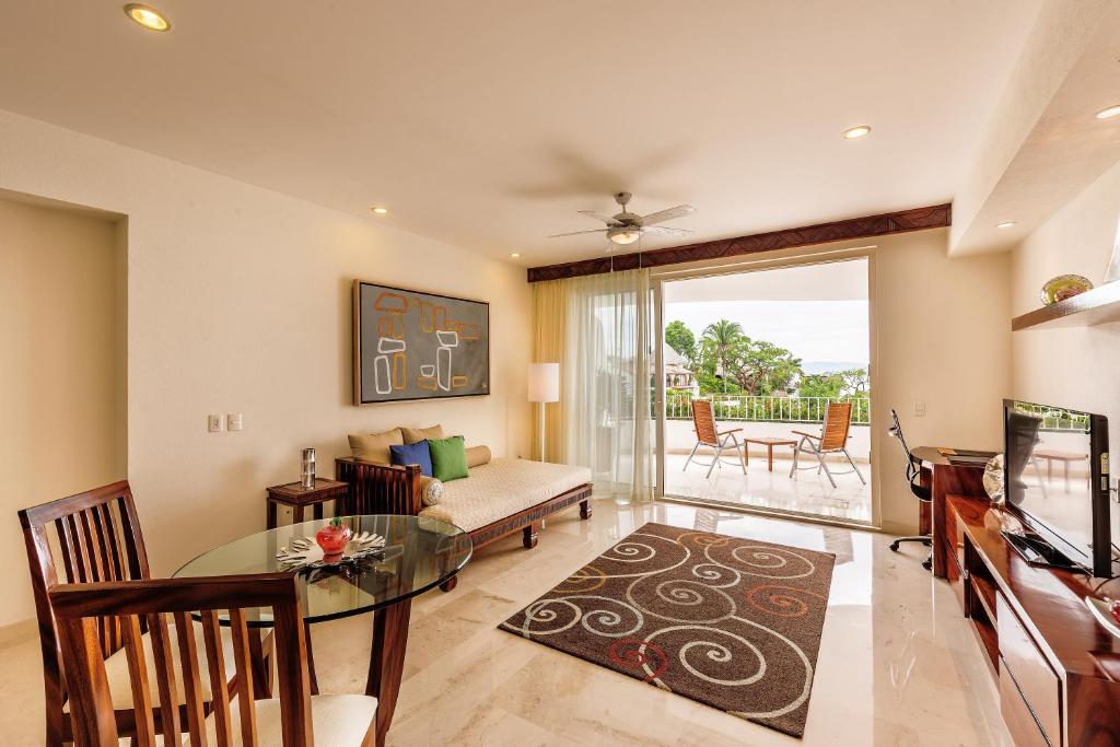 Grand Miramar All Luxury Suites & Residences  photo