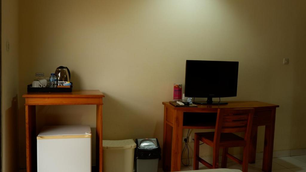 Shared lounge/TV area