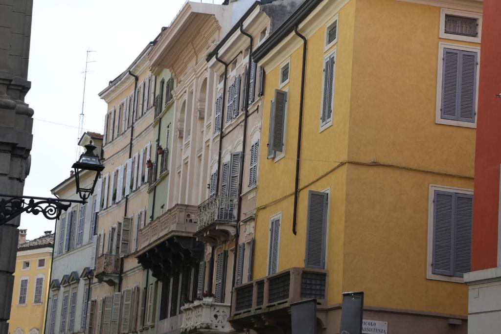 Nuvola di Parma// del Ducato 1 - 5