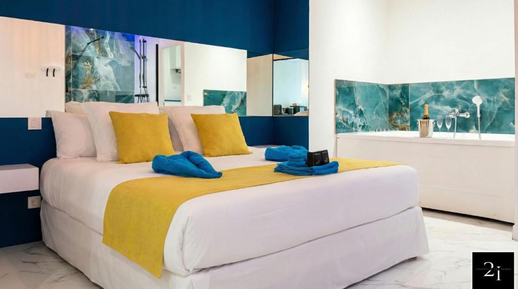 LE 21 - Suite SPA Premium - Jacuzzi Privatif & Vue Rhône - 2