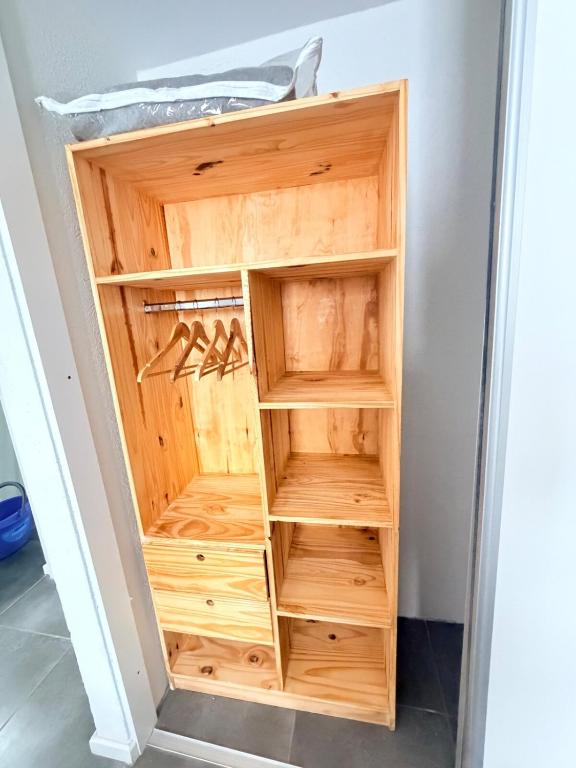 Dpto a estrenar con cocina y cochera - 4