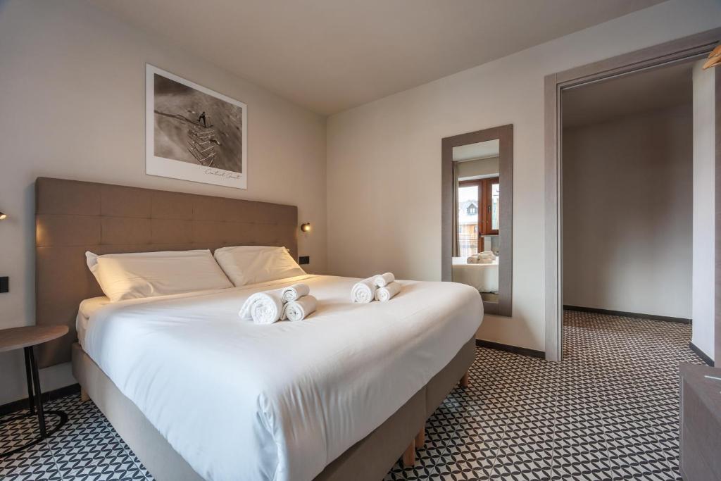Central Guest - 1