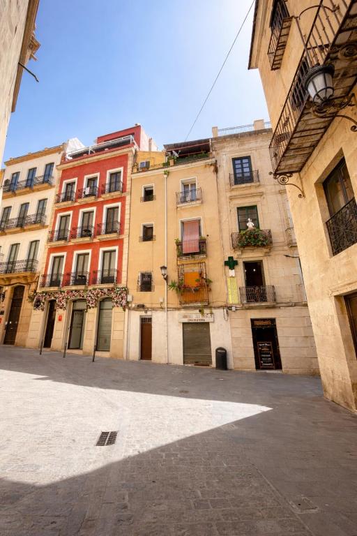 Historic 1905 Charm 3 min to Postiguet Beach - 3