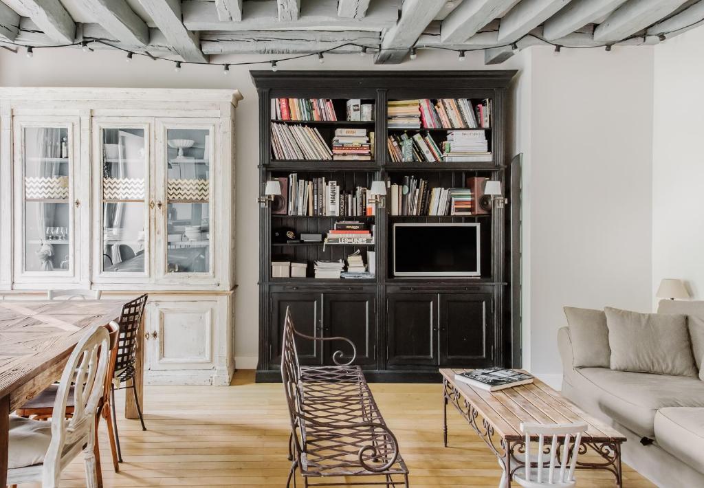 Beautiful Parisian apartment full of light - 4