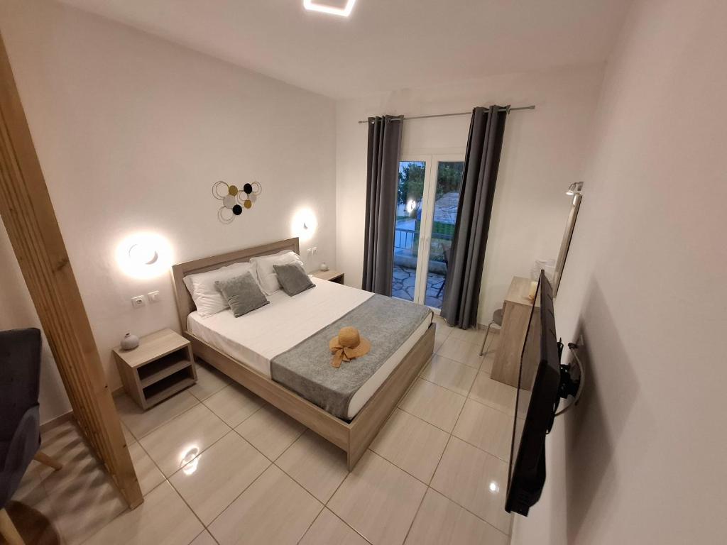 Yianetta Hotel & Suites — Hotel rooms in Kavos, Ionian Islands