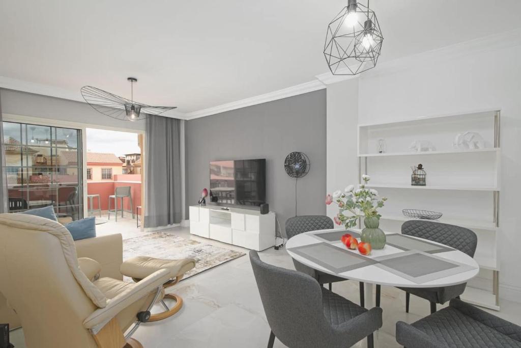 Luxury 2BR Ocean views Heated pool Garage - 4