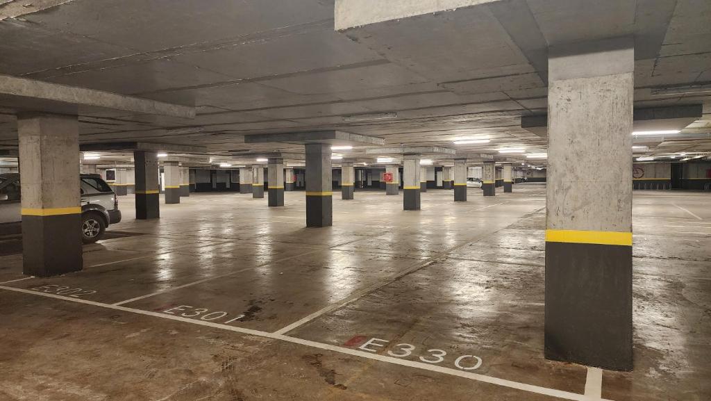 Increíble, moderno, nuevo 2D2B, incluye estacionamiento - 2