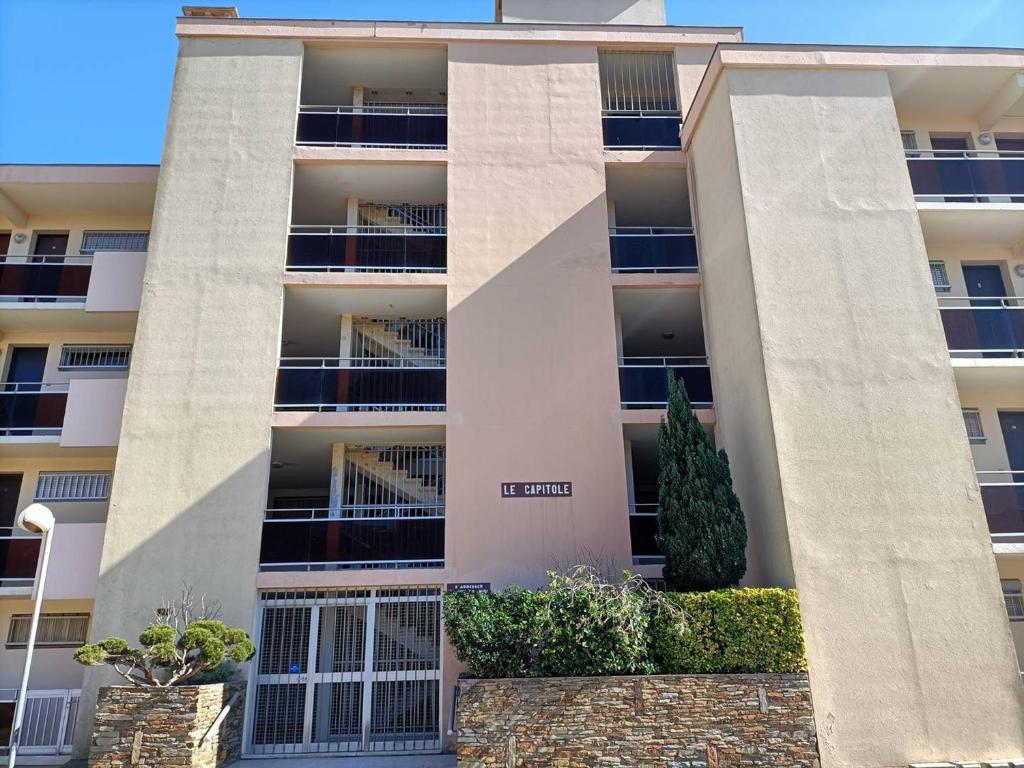Appartement rénové Narbonne, à 100m de la plage, avec terrasse et parking privé, climatisation incluse - FR-1-619-132 - 2