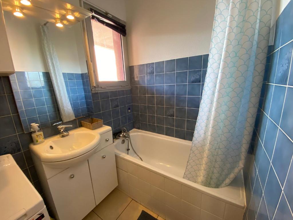 Studio Cabine Central avec Terrasse & Parking Sécurisé - FR-1-374-243 - 3