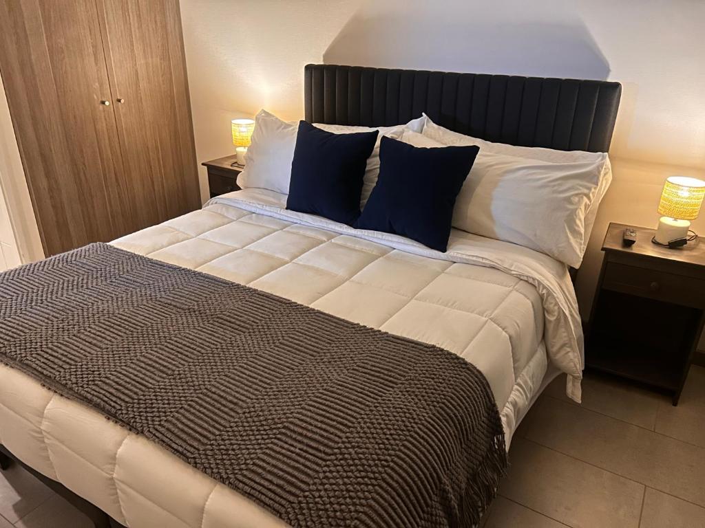 Increible departamento en Macul con laguna navegable - 1