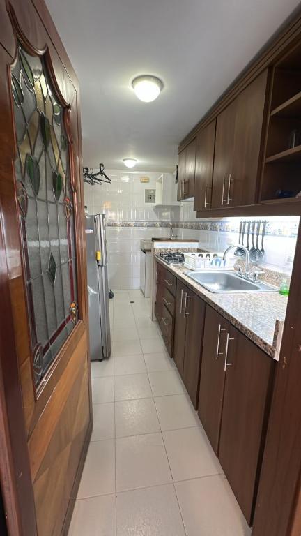 Apartamento cerca a la playa en Rodadero Sur - 3