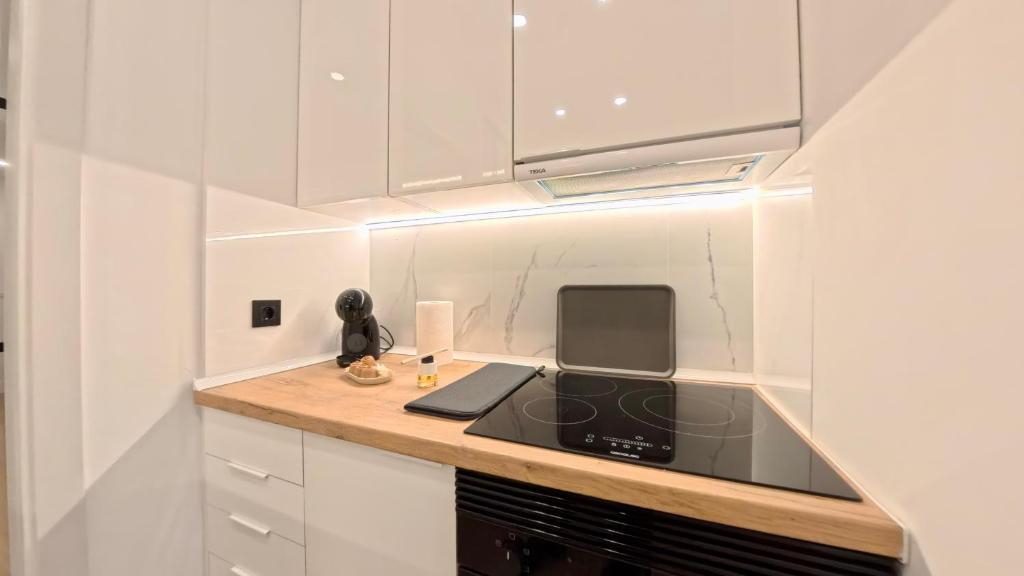 Style and Comfort in Latina, Home for 4 - 4