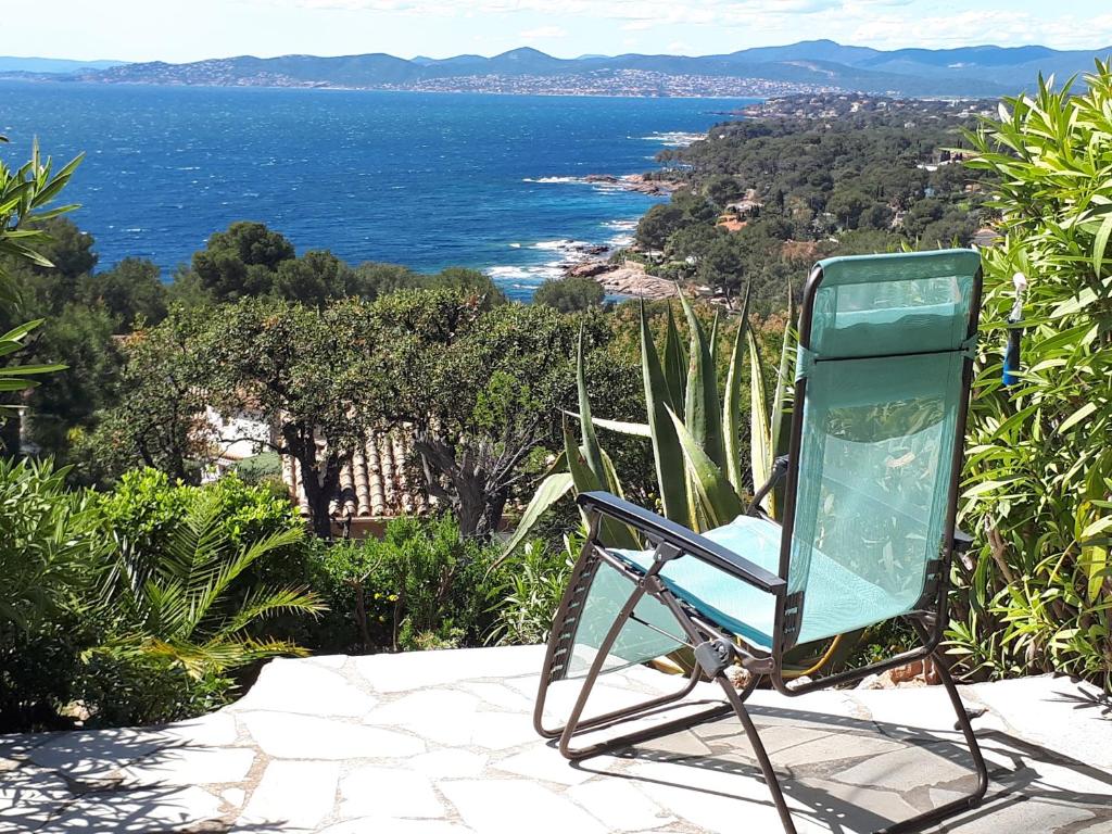 Duplex, vue panoramique sur la Méditerranée, piscine, garage - 2
