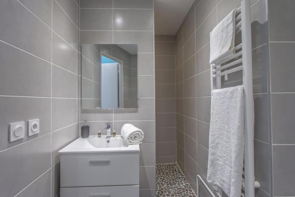 Modern Studio with Garden Central Location - 2