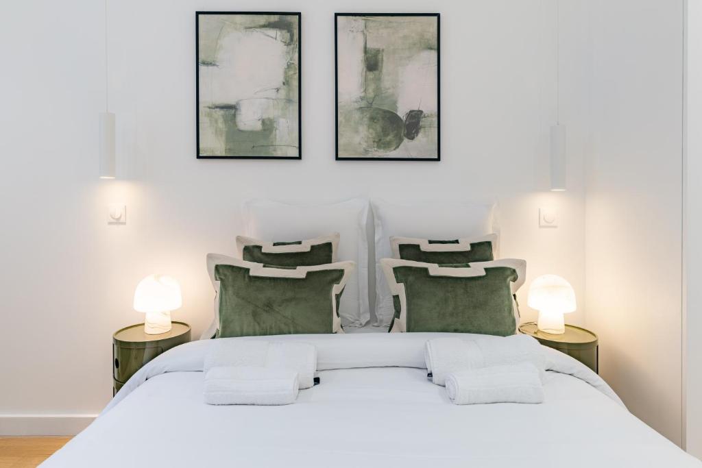 Elegant and Spacious 4-Bedroom Apartment in Paris 16th - 2