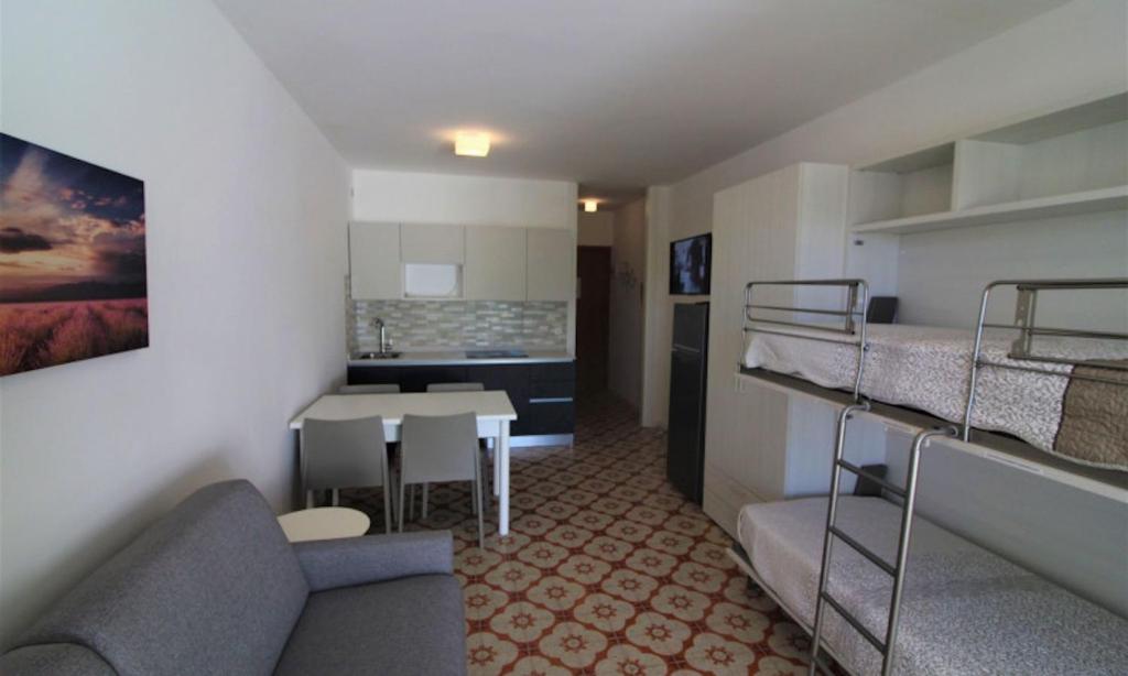 Renovated studio by the beach - 2