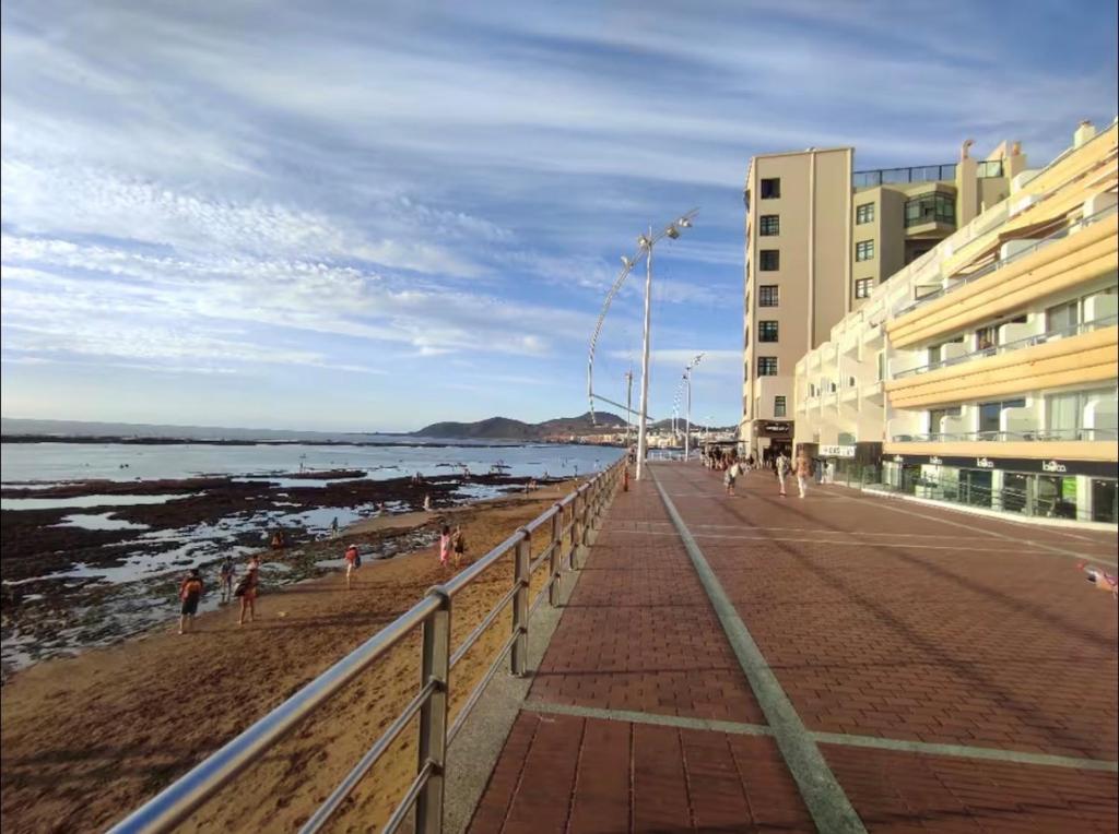 Right on the beach in Las Canteras - First line! - 3