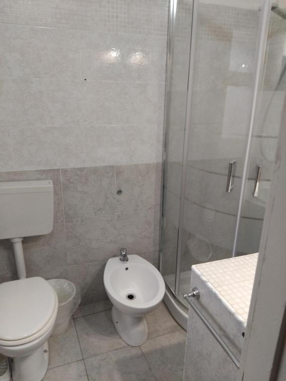 CATANIA AIRPORT ROOM BAGNO PRIVATO iN CAMERA - 2