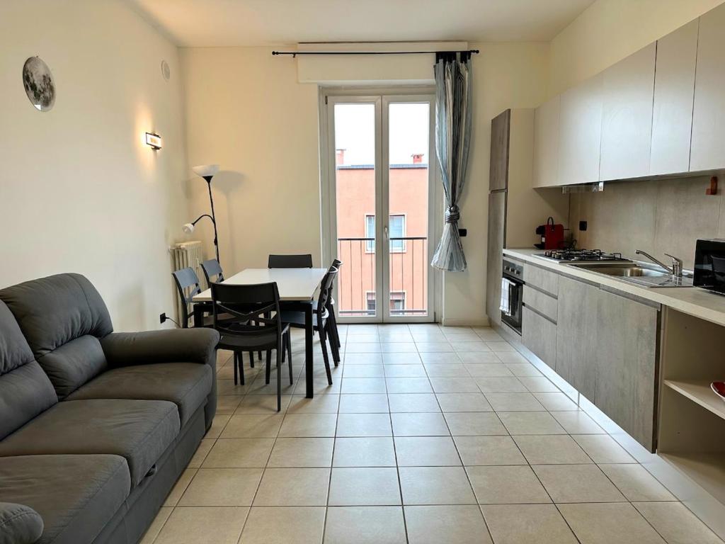 Modern Ideal for families 900m Arena - 1