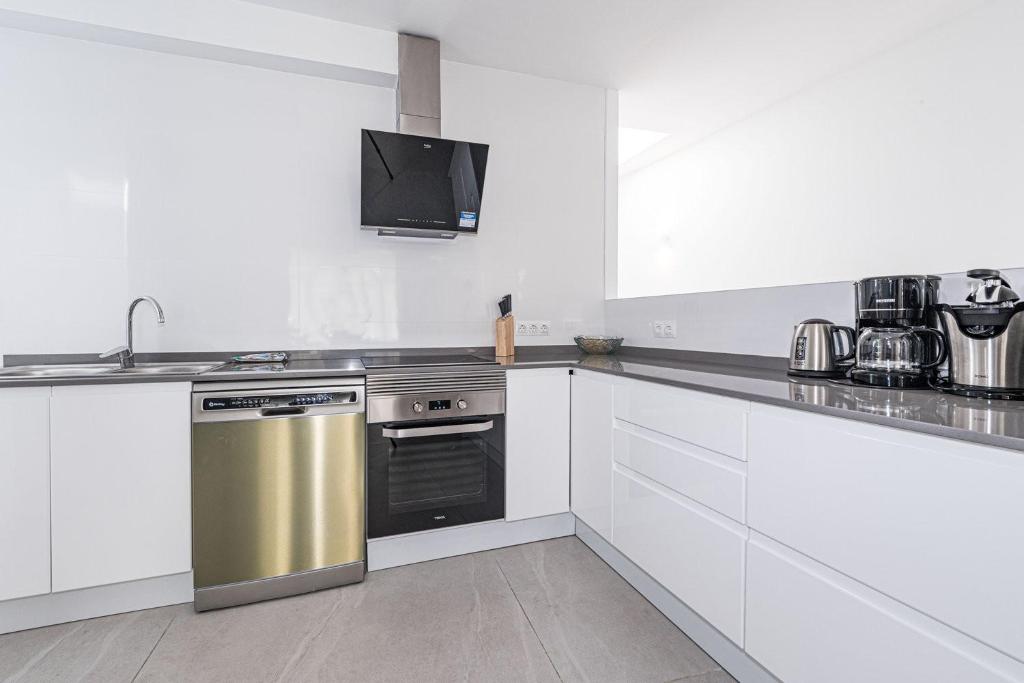 Paloma Central Apartment - 3 min walk to Balcon de Europa & Beach - 4