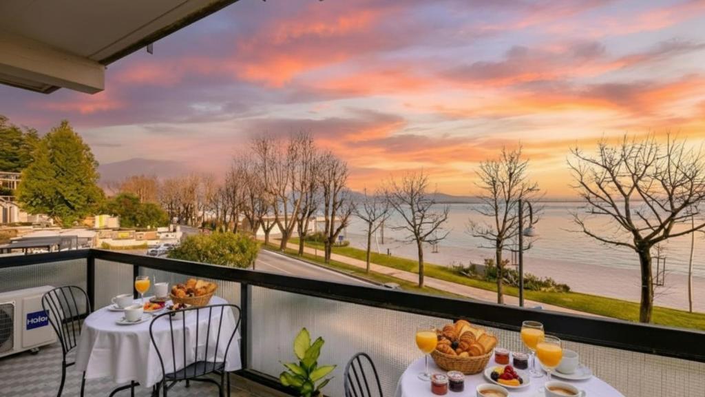 Charming on the Lake Apartment DesenzanoLoft Official Partner Homes & Villas by Marriott Bonvoy - 2