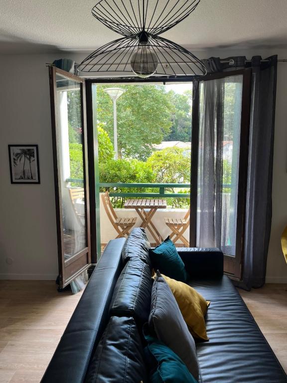 Beau & Grand T2, Balcon, Parking au calme - 1