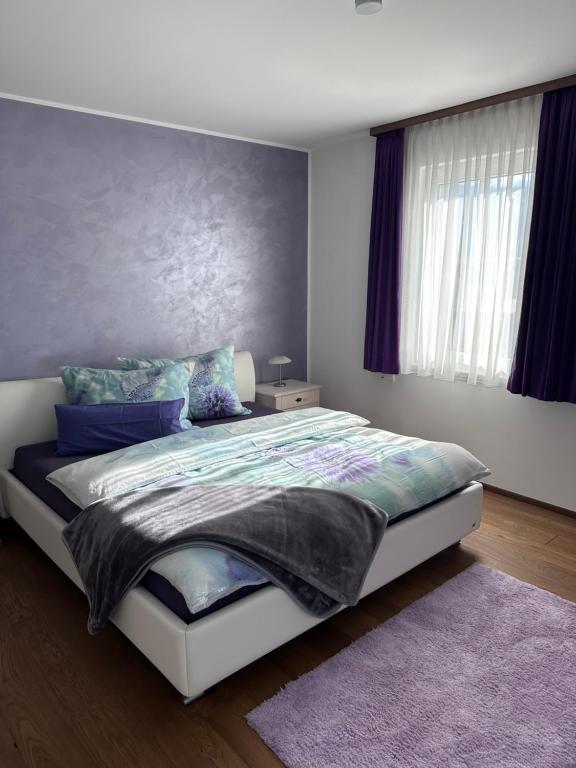 Bright & Cozy Apartment - 4