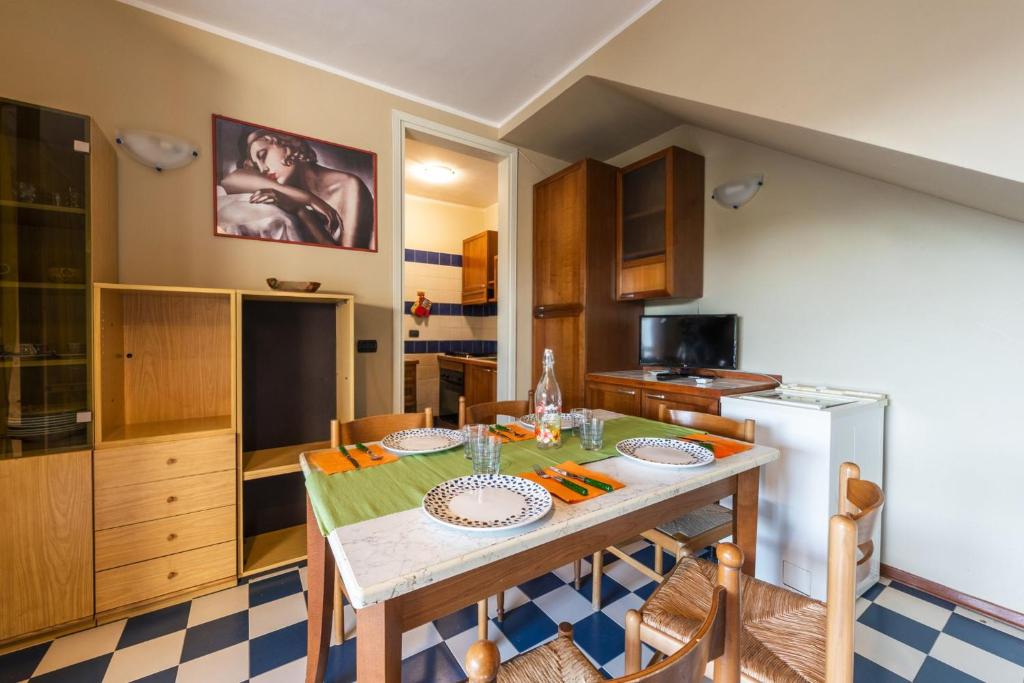 Charming townhouse with a shared pool and garden - 3