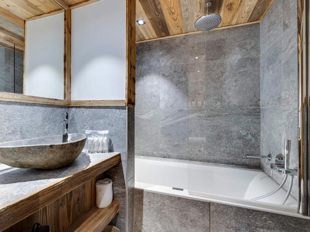Appartement 6 pers. avec terrasse près des pistes, cheminée et parking, Val d'Isère - FR-1-567-111 - 4