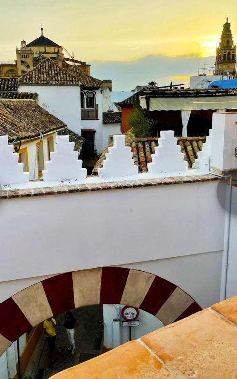 La Ermita Suites - Único Hotel Monumento de Córdoba - 2