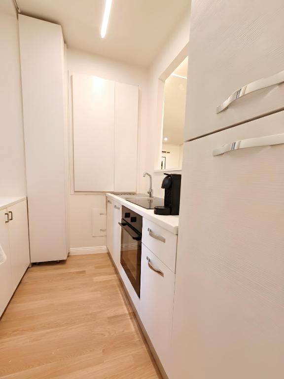 Chic Liberty Flat in Porta Venezia Milan center, Subway 1 min, AC, WiFi - 5