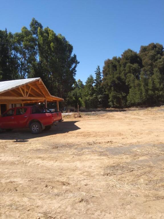 Cabaña con rio y camping - 1