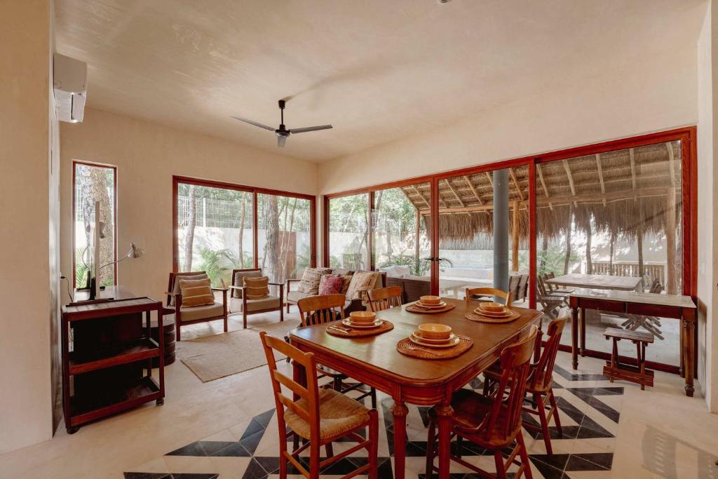 chic 4BR Villa with Private Pool in Holistika Tulum - 1