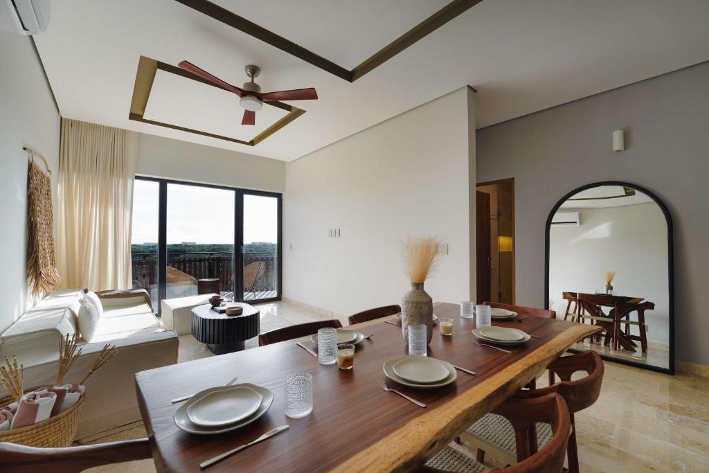 AMIRA Luxury 3BR PH with Rooftop Pool & shared Gym - 4